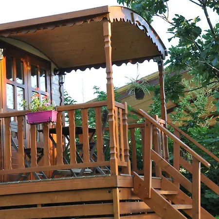 Camping Roulotte Beaulieu *