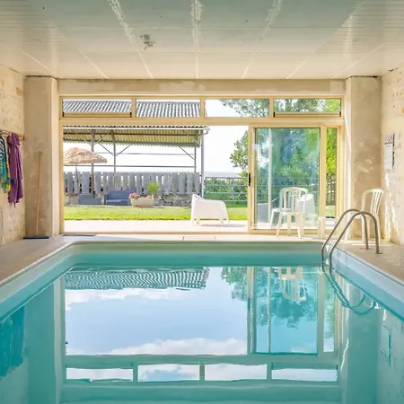 Roulotte Beaulieu Campsite Saint-Jean-d'Angle