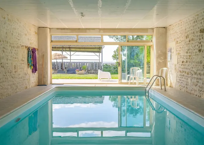 Roulotte Beaulieu Campsite Saint-Jean-d'Angle