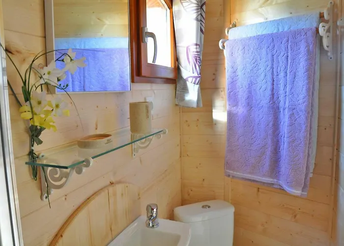 Roulotte Beaulieu Campsite Saint-Jean-d'Angle